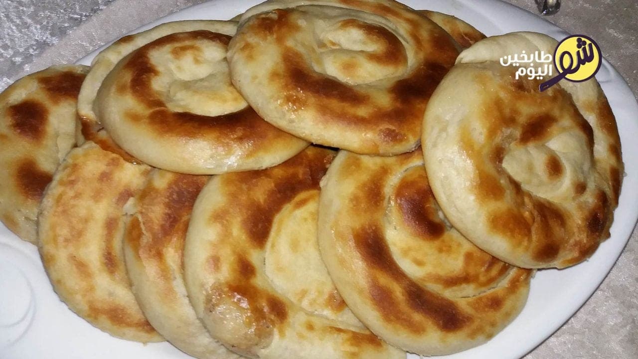خبز الطحينة والسكر او الفطائر الحلوة