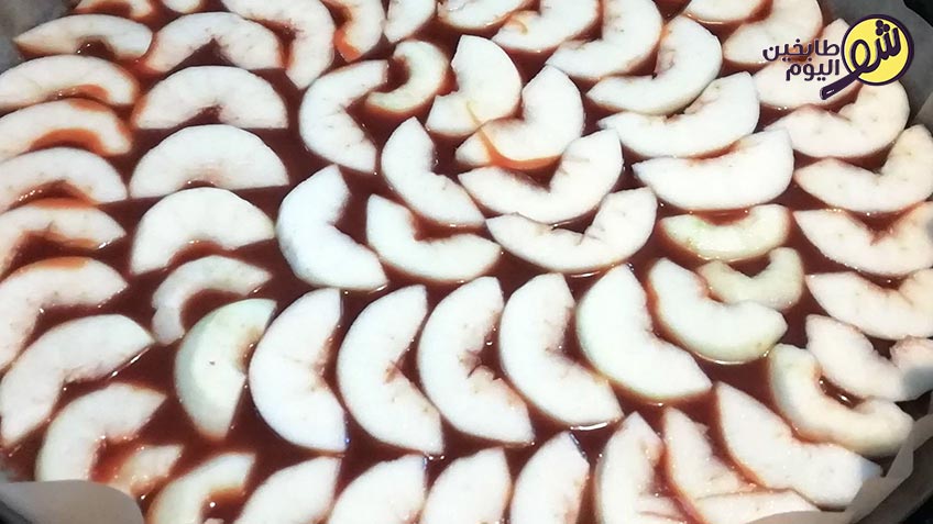 كيكة-التفاح-بالكريم-كراميل-2--شو-طابخين-اليوم
